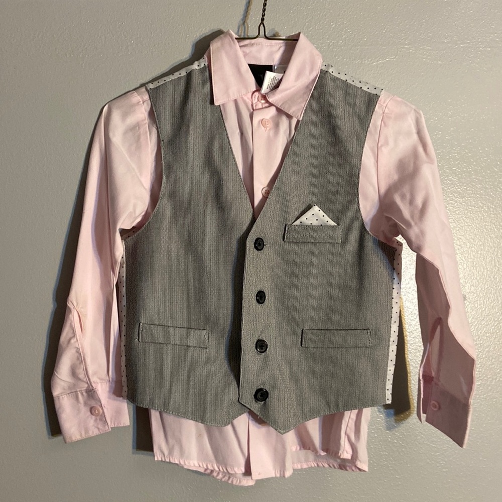 Little boy, two piece set, poke dot back, small handkerchief (non detachable)